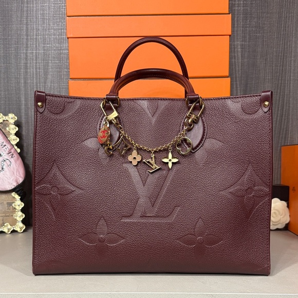 Louis Vuitton Wine Color Tote - OnTheGo MM - Picture 1 of 14